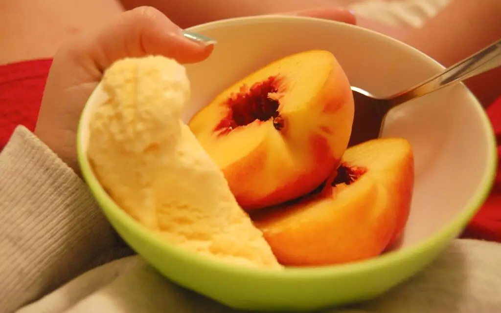 Easy Peach Ice Cream