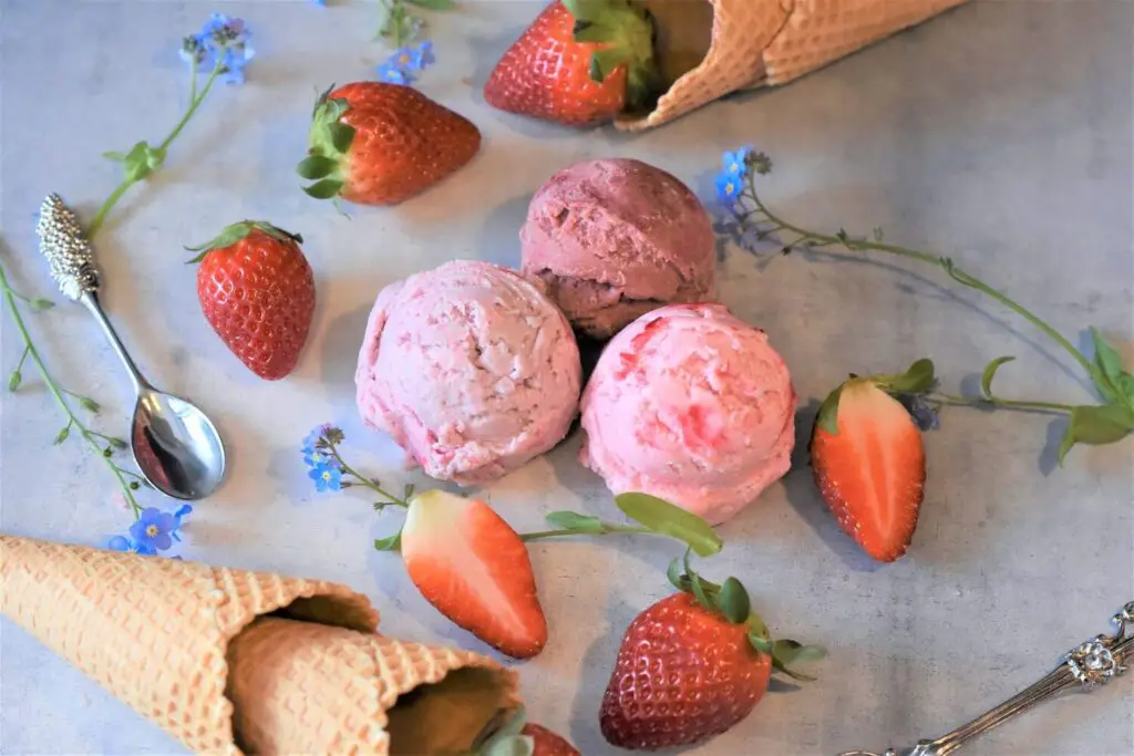 Easy Strawberry Ice Cream Recipe